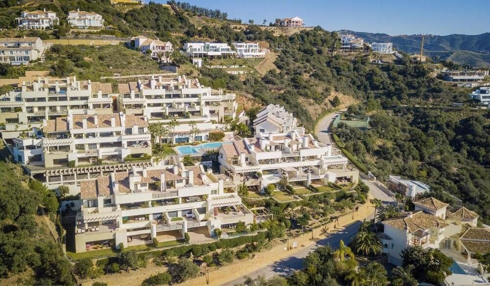 Exterior view of Apartment to rent in Marbella  with Air Conditioner, Terrace and Swimming Pool