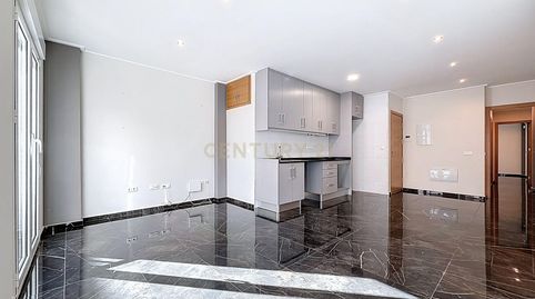 Foto 2 de Apartamento en venta en Cl Paz la 27 Torrevieja (alicante), 27, Puerto Deportivo, Torrevieja