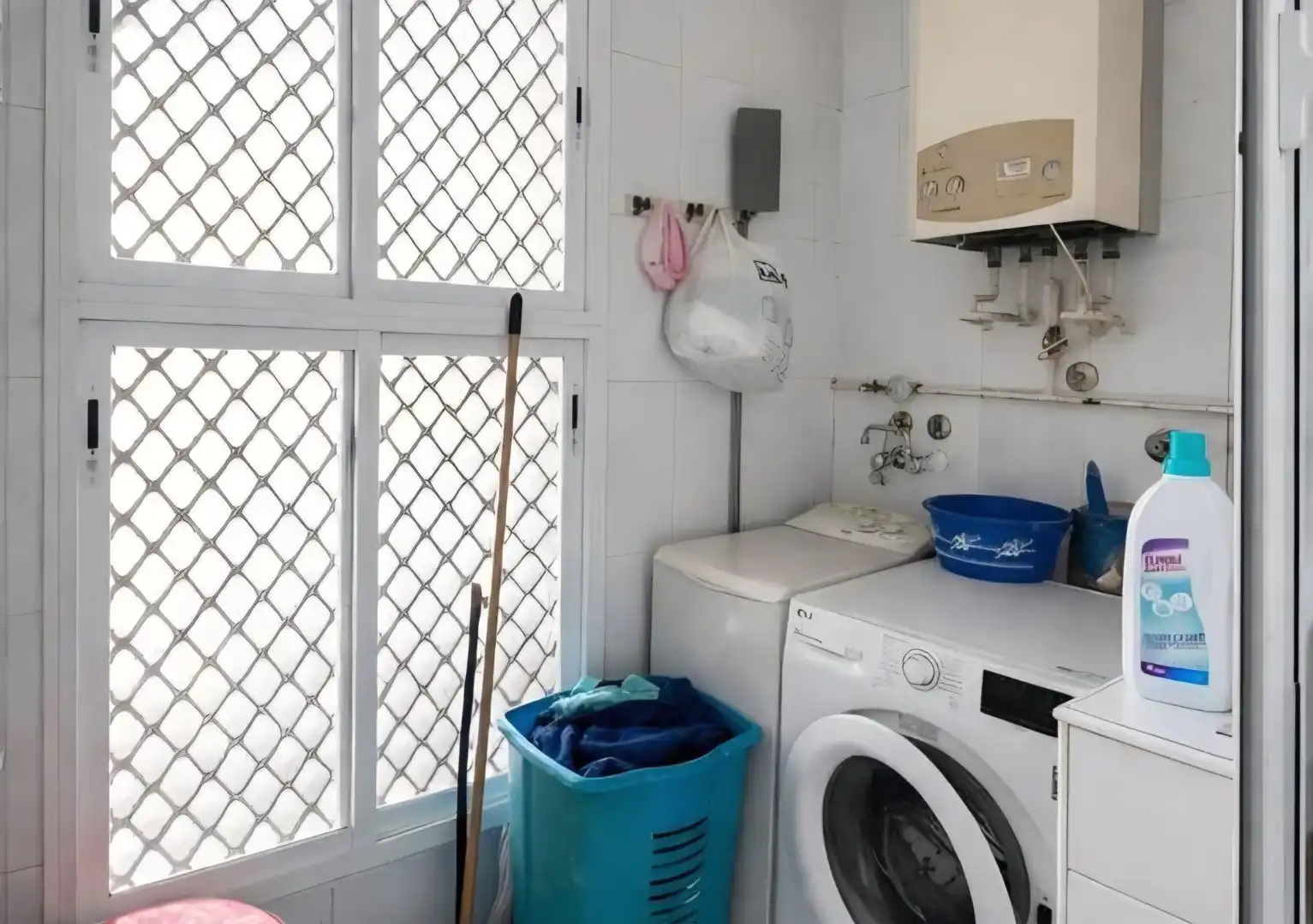 Baño de Piso en venta en Calpe / Calp con Aire acondicionado, Terraza y Trastero