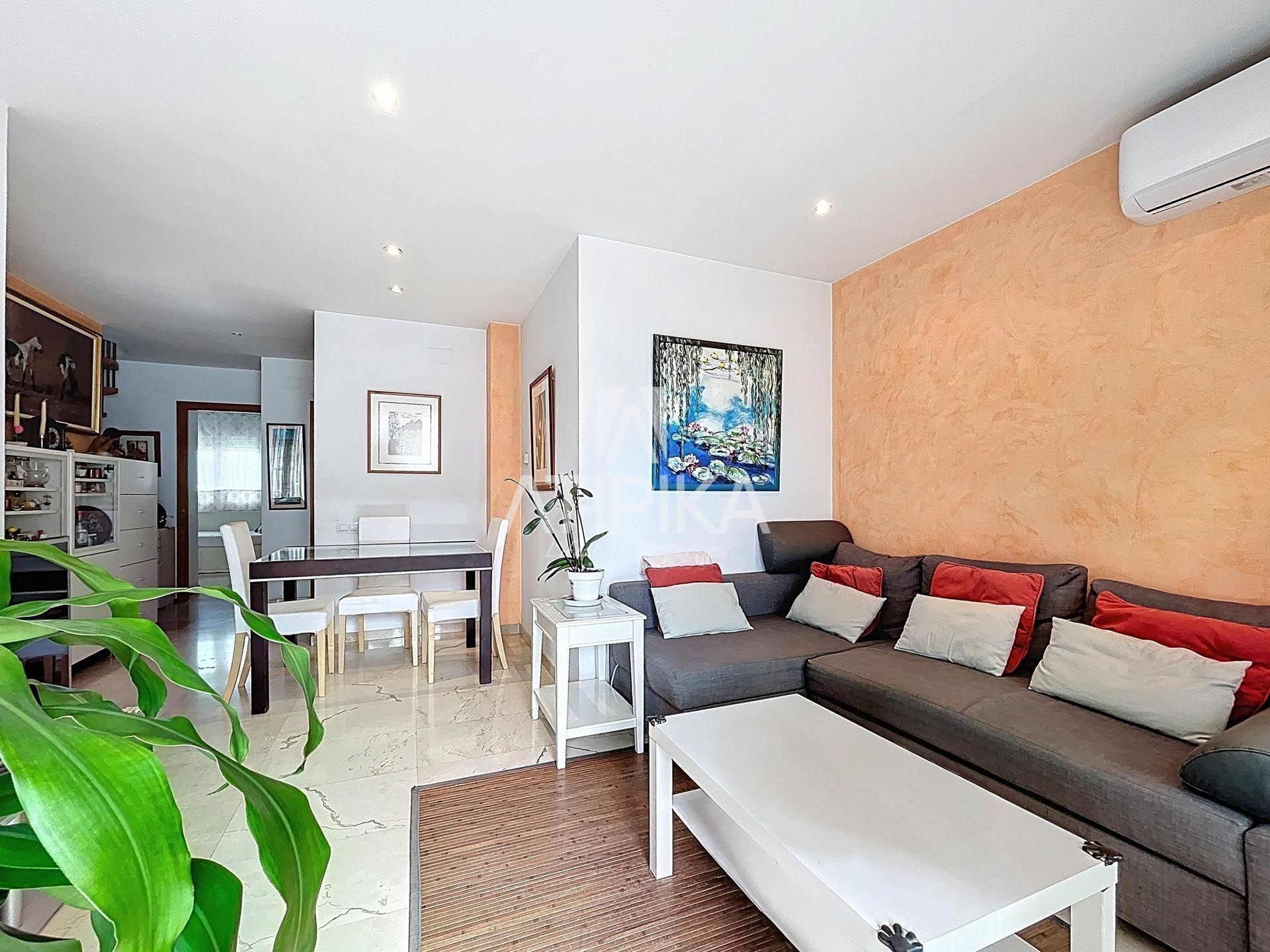 Wohnzimmer von Dachboden zum verkauf in Castelldefels mit Klimaanlage, Heizung und Terrasse