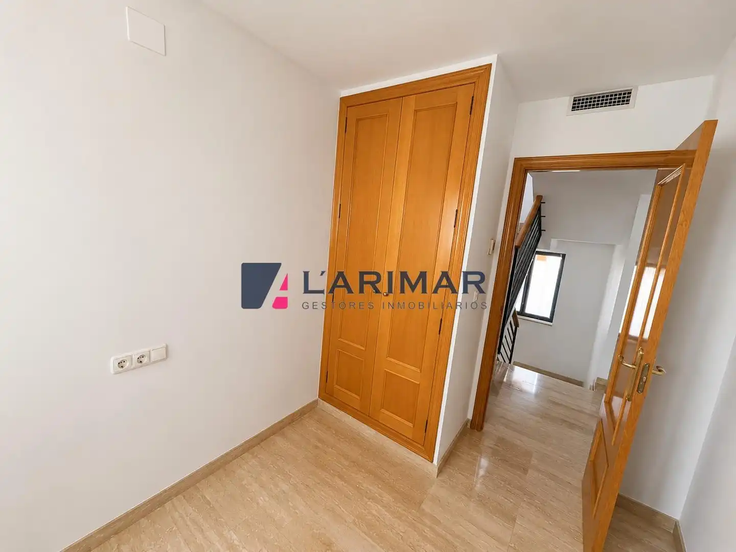 Dormitori de Casa adosada de lloguer en Alicante / Alacant amb Aire condicionat, Calefacció i Jardí privat