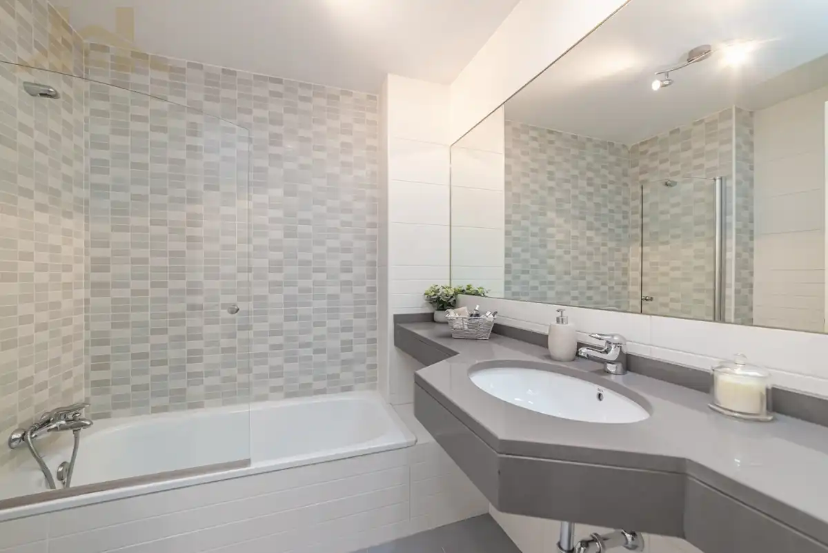 Baño de Piso en venta en Móstoles con Aire acondicionado, Calefacción y Terraza
