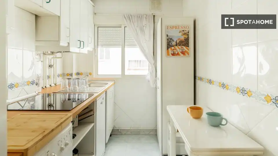 Cocina de Piso para compartir en Valladolid con Aire acondicionado, Calefacción y Amueblado