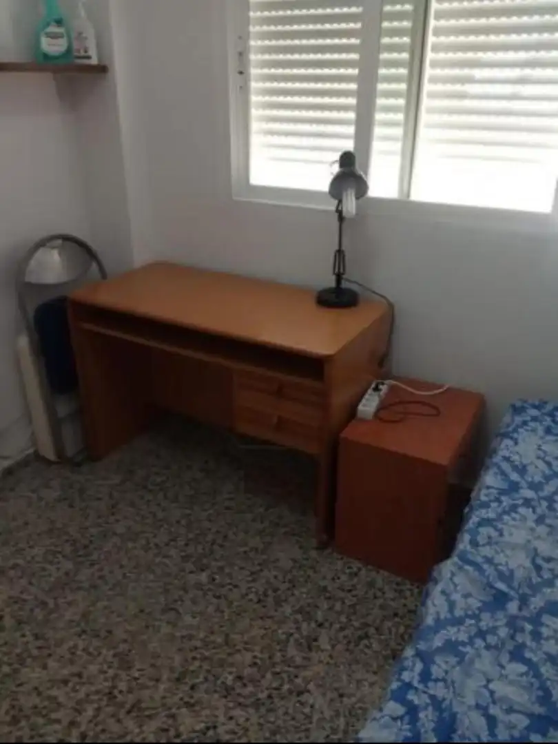 Dormitori de Pis de lloguer en Jaén amb Aire condicionat i Balcó