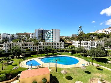 Pis amb piscina en venda a Avenida Manuel Mena Palma