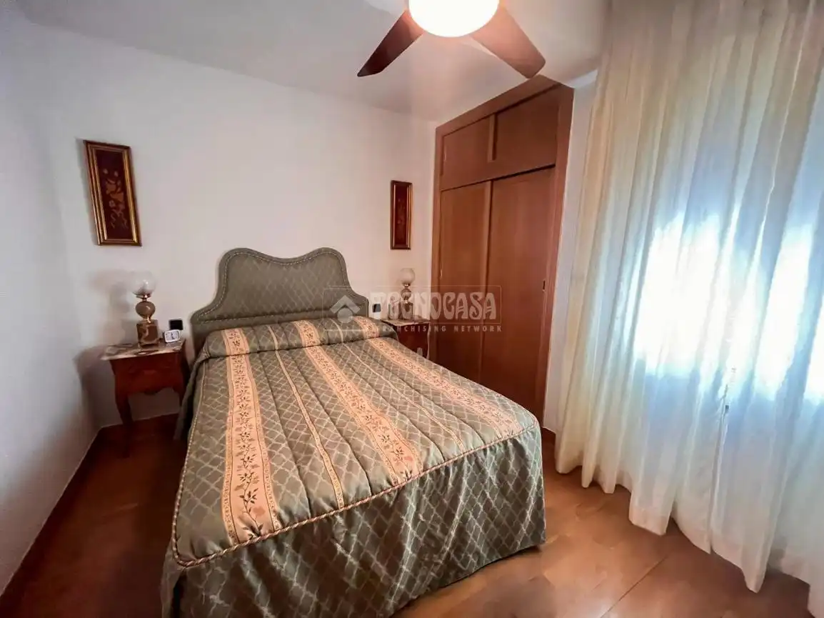 Habitación de Piso en venta en Navalcarnero con Calefacción, Parquet y Terraza