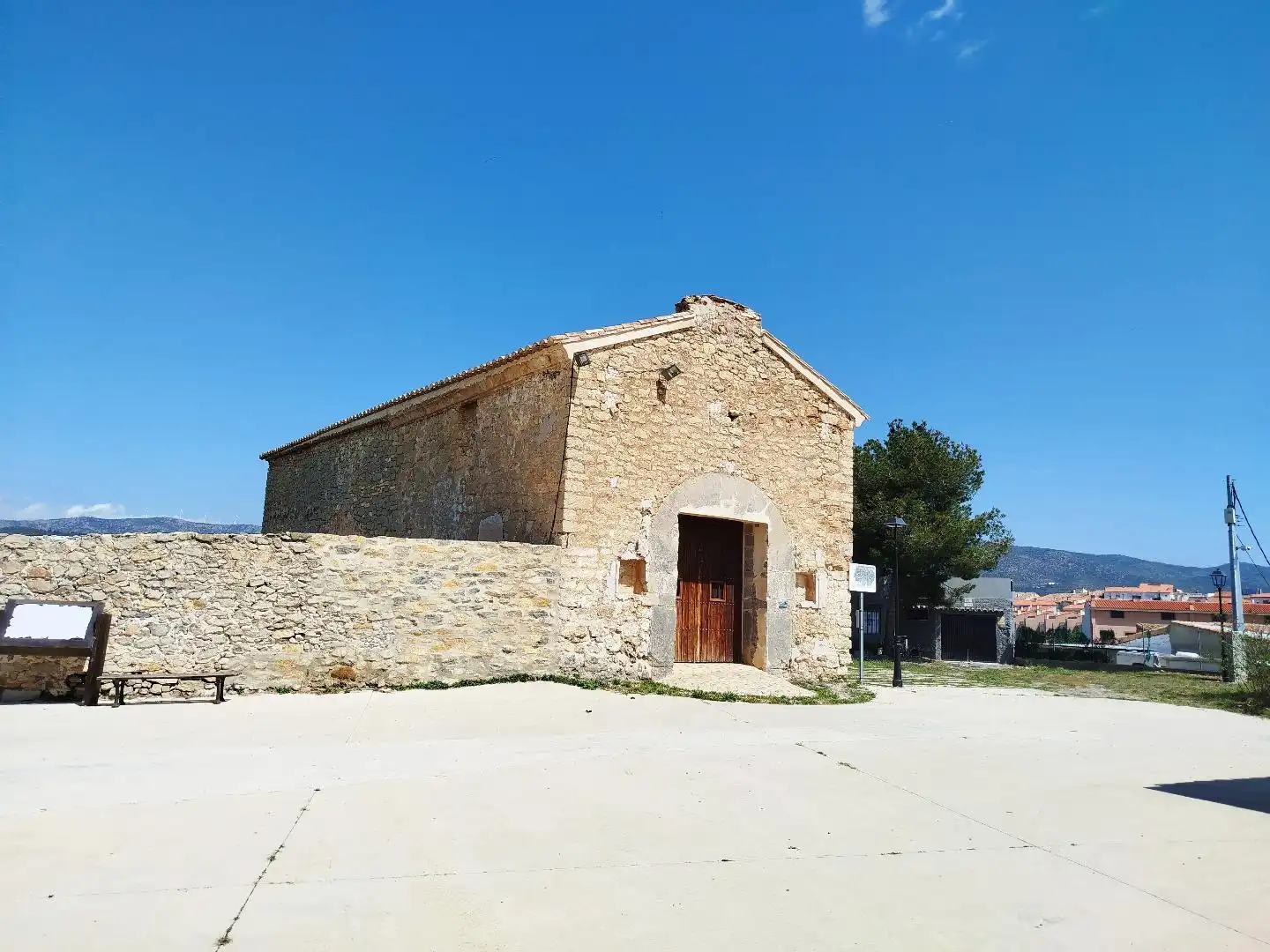 Vista exterior de Casa adosada en venda en Caudiel amb Terrassa