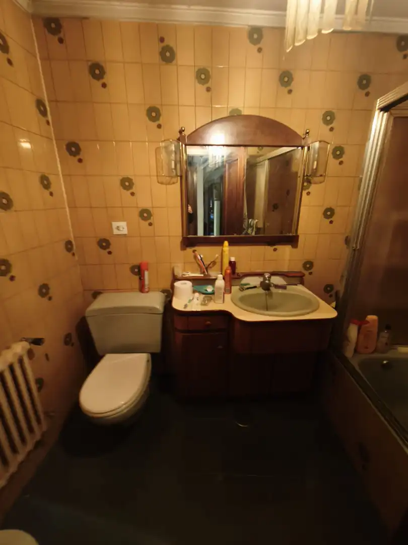 Bathroom of Flat for sale in Ourense Capital   with Heating, Parquet flooring and Oven