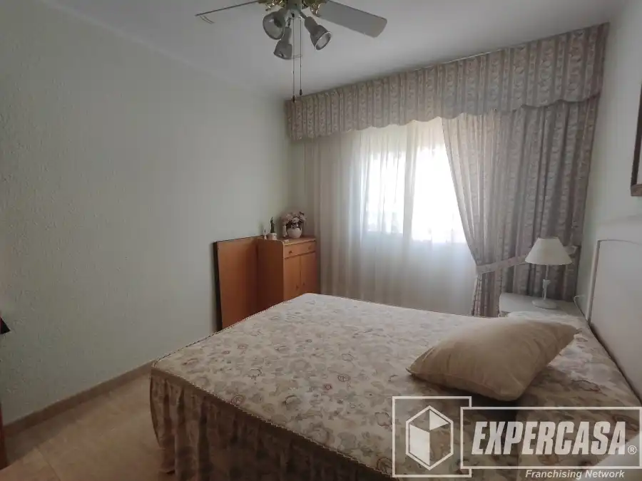 Dormitori de Apartament en venda en Benicasim / Benicàssim amb Aire condicionat, Terrassa i Moblat