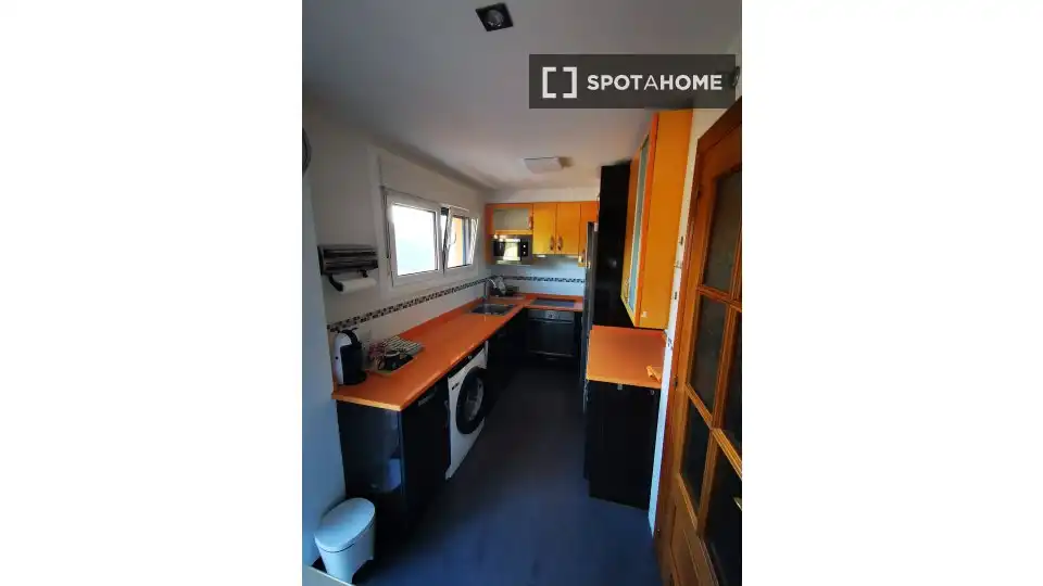Cocina de Apartamento para compartir en Ibarra con Aire acondicionado, Calefacción y Terraza