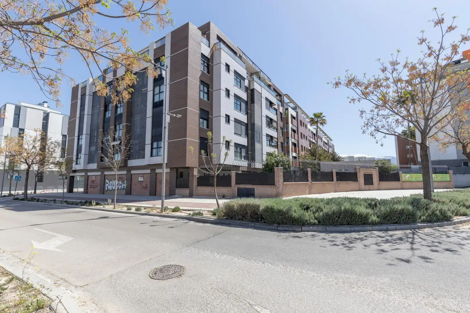 Vista exterior de Piso en venta en Armilla con Aire acondicionado, Calefacción y Piscina comunitaria