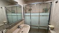 Badezimmer von Wohnung miete in Salamanca Capital mit Heizung, Terrasse und Balkon