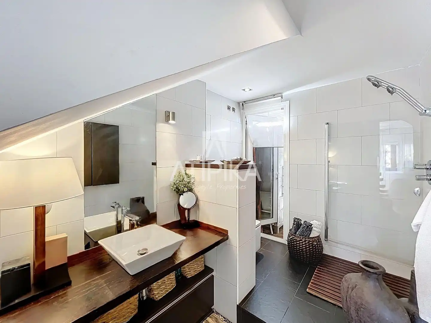Badezimmer von Maisonette zum Verkauf in Barcelona mit Klimaanlage, Heizung und Terrasse