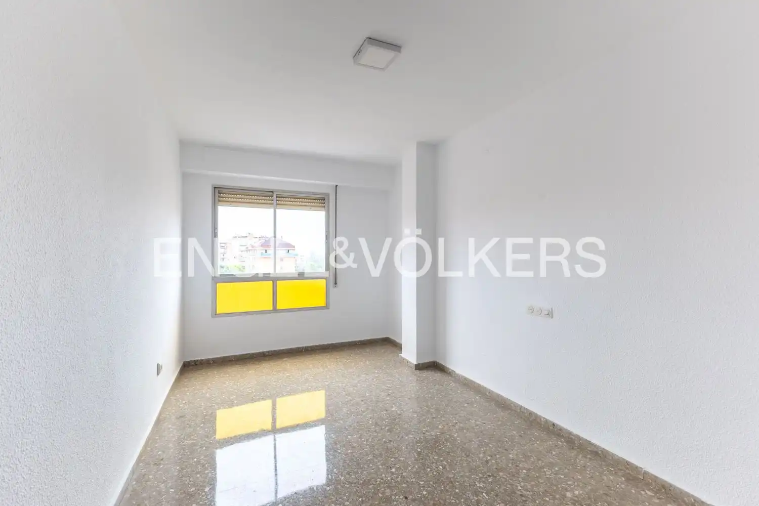 Attic for rent in Valencia  with Air Conditioner, Heating and Terrace