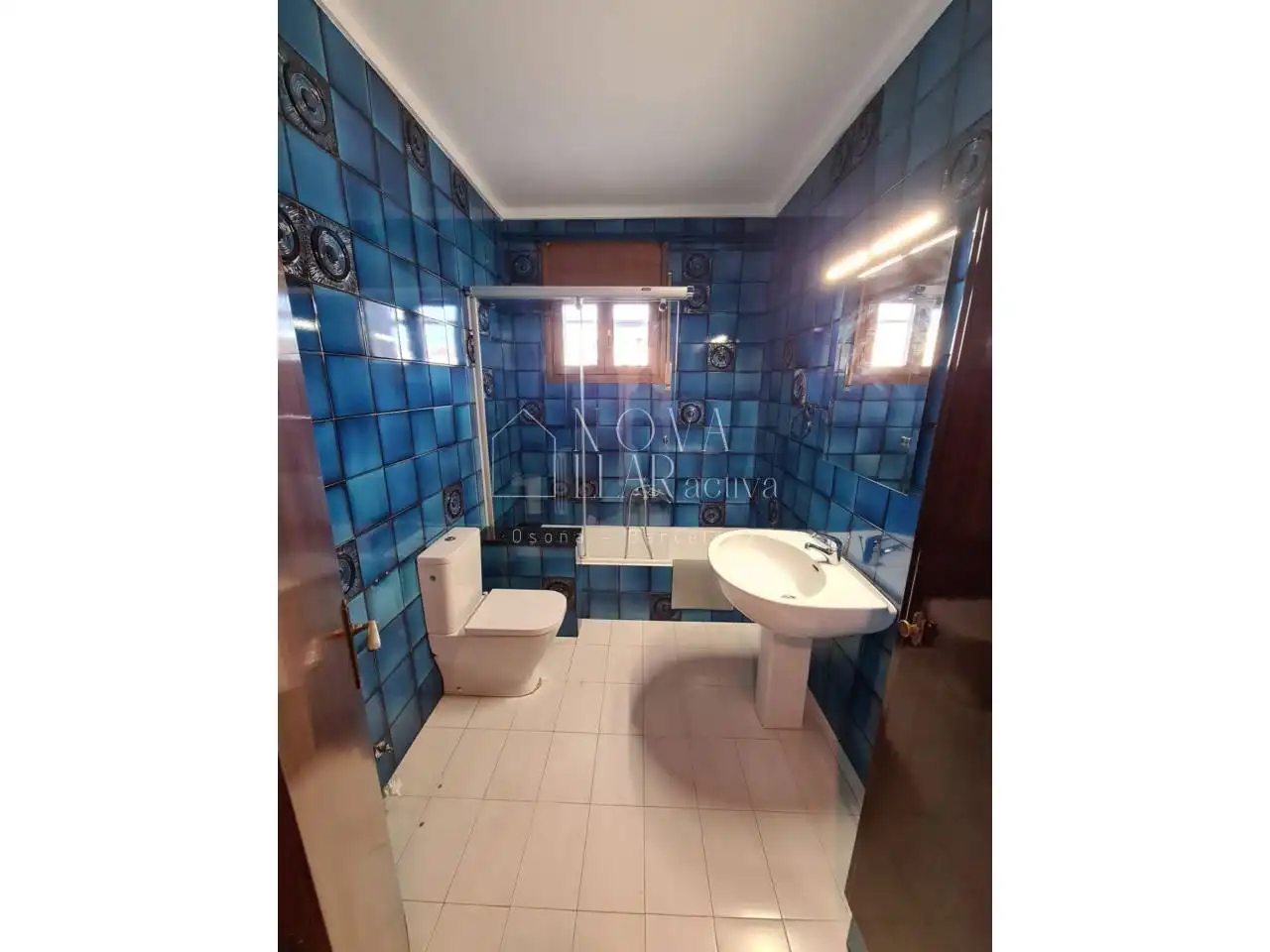 Bathroom of Flat for sale in Vic  with Heating, Terrace and Balcony