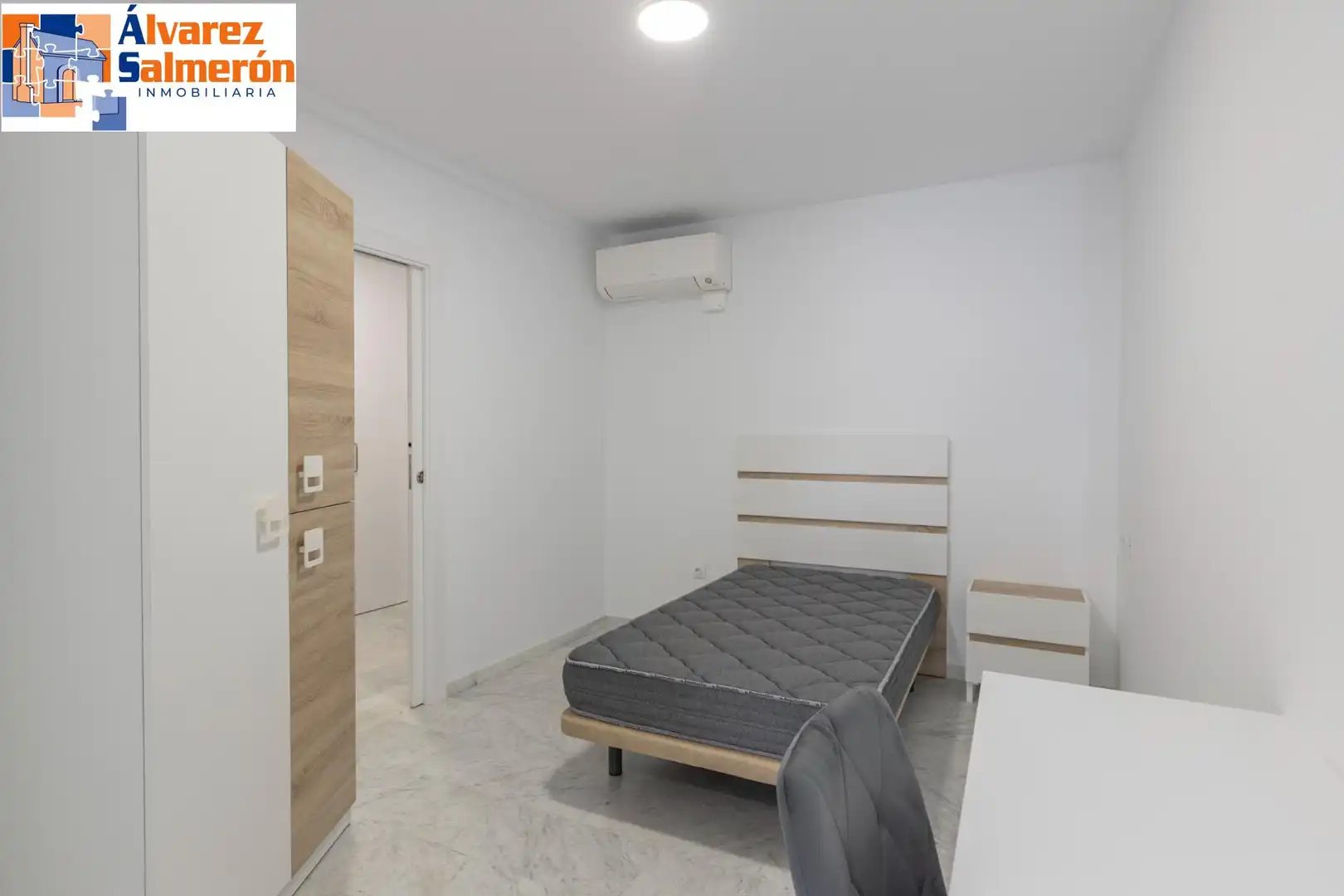 Bedroom of Flat for rent in Granada  with Air Conditioner and Furnished
