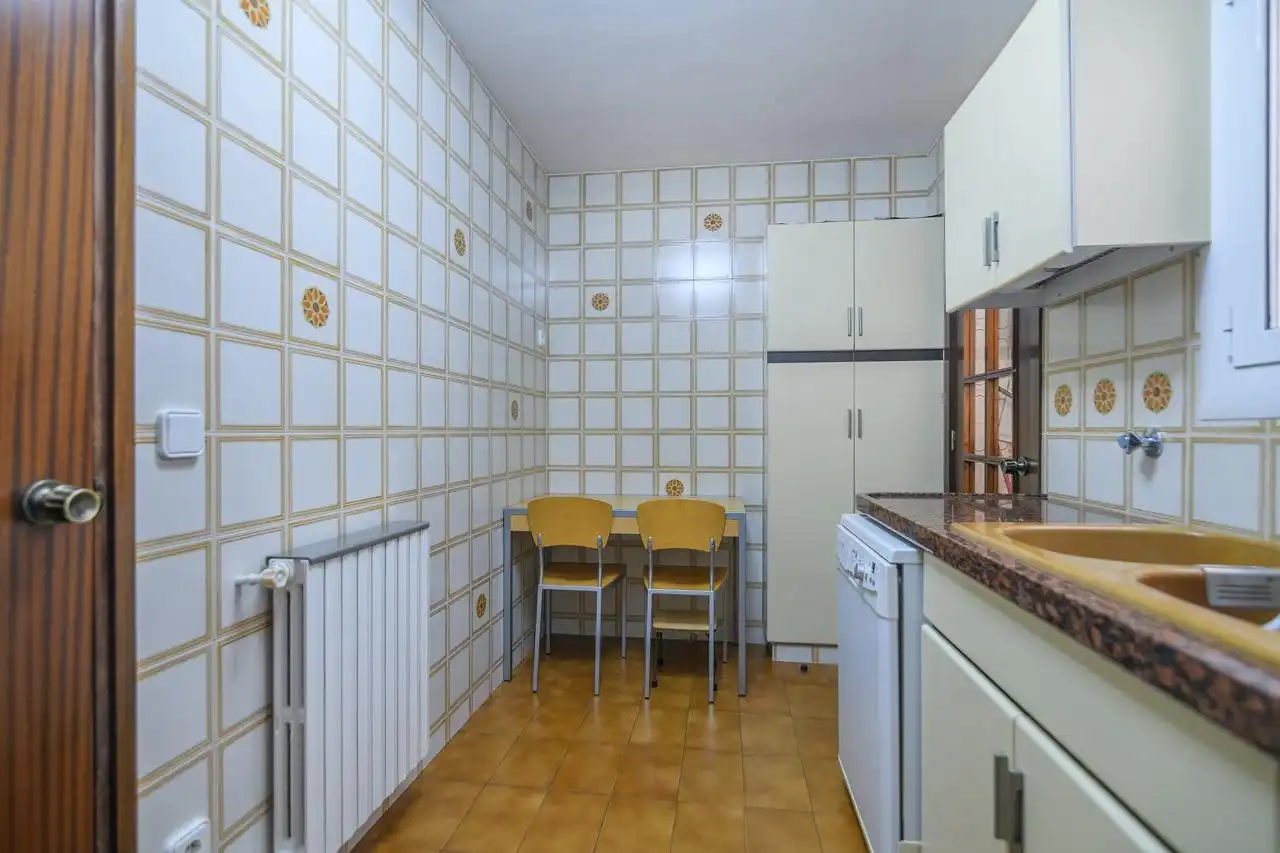 Küche von Wohnung zum Verkauf in Manresa mit Heizung, Abstellraum und Balkon