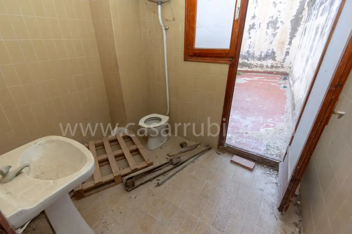 Bany de Local en venda en Onil