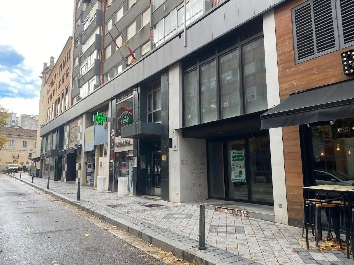 Local comercial de lloguer a Calle de San Lorenzo