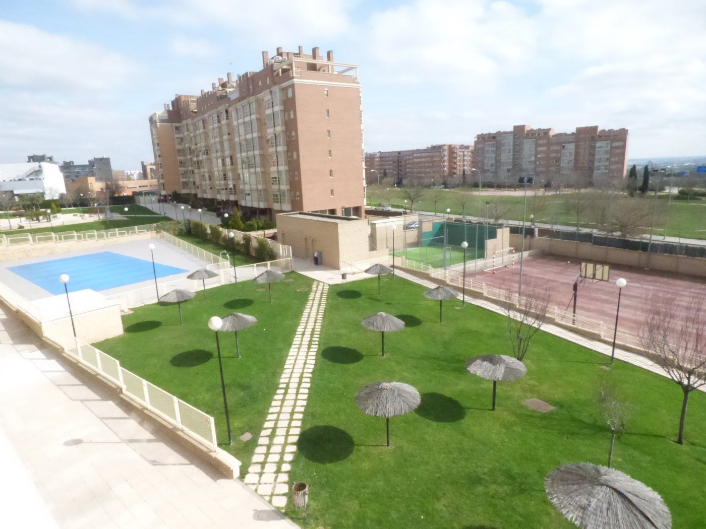 Swimming pool of Apartment to rent in  Madrid Capital  with Air Conditioner, Storage room and Community pool