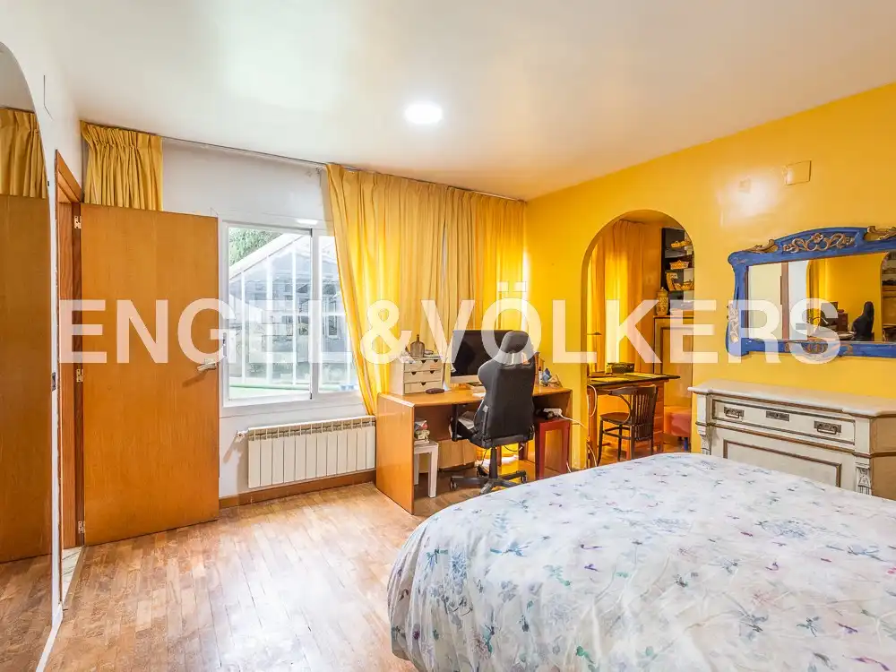 Dormitori de Casa o xalet en venda en Castellón de la Plana / Castelló de la Plana amb Aire condicionat, Calefacció i Jardí privat