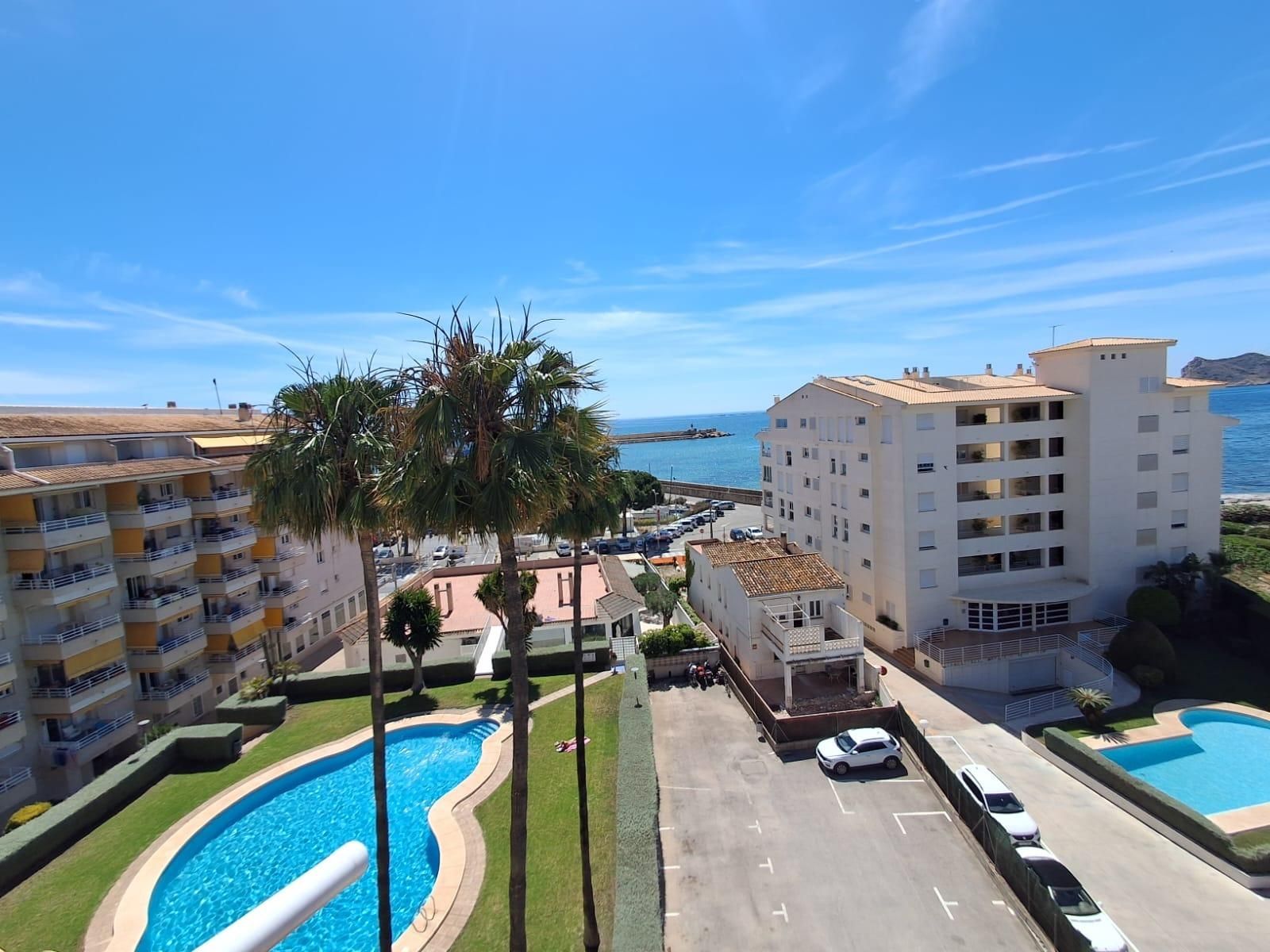 Vista exterior de Àtic de lloguer en Altea amb Aire condicionat, Jardí privat i Terrassa