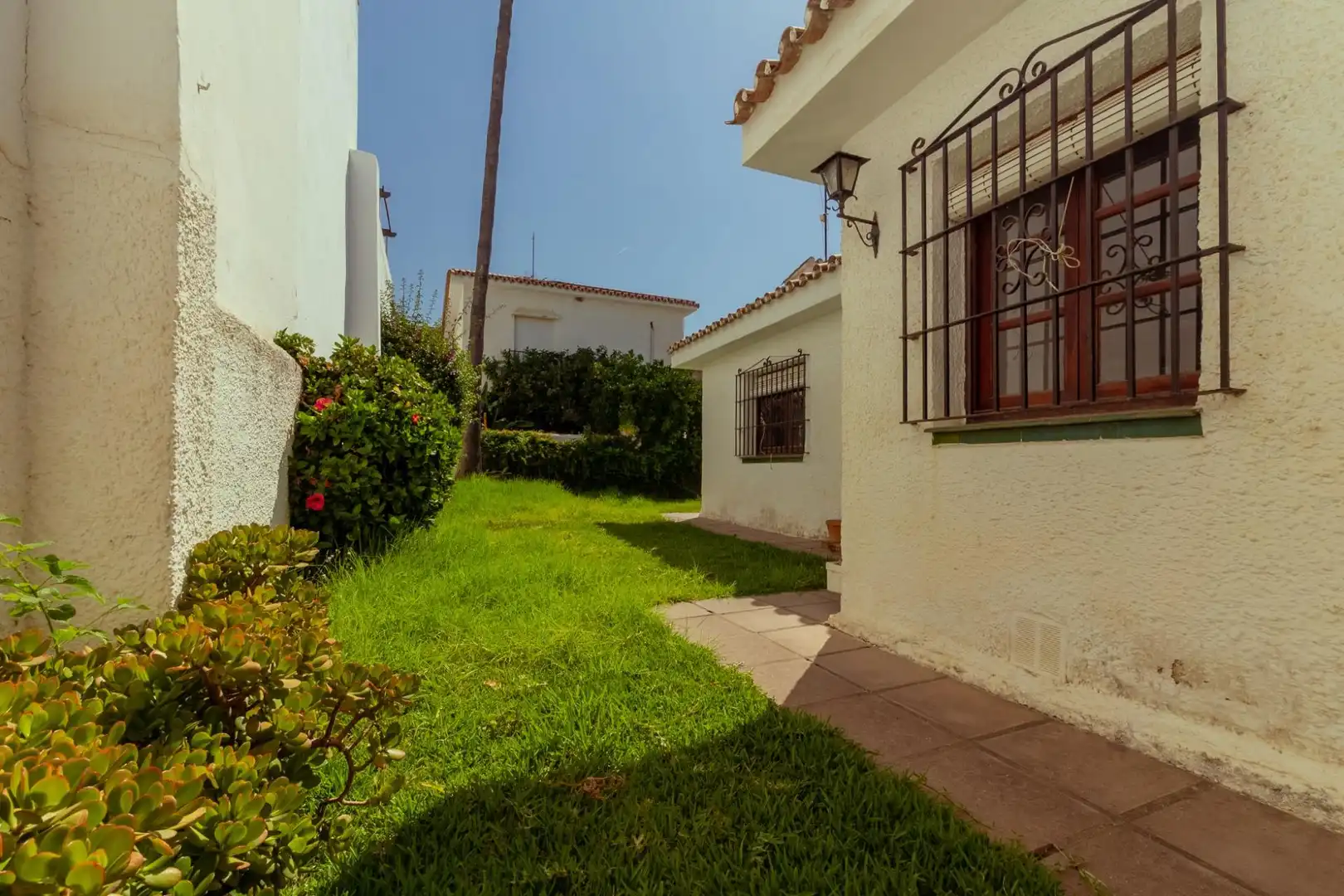 Außenansicht von Einfamilien-Reihenhaus zum Verkauf in Mijas