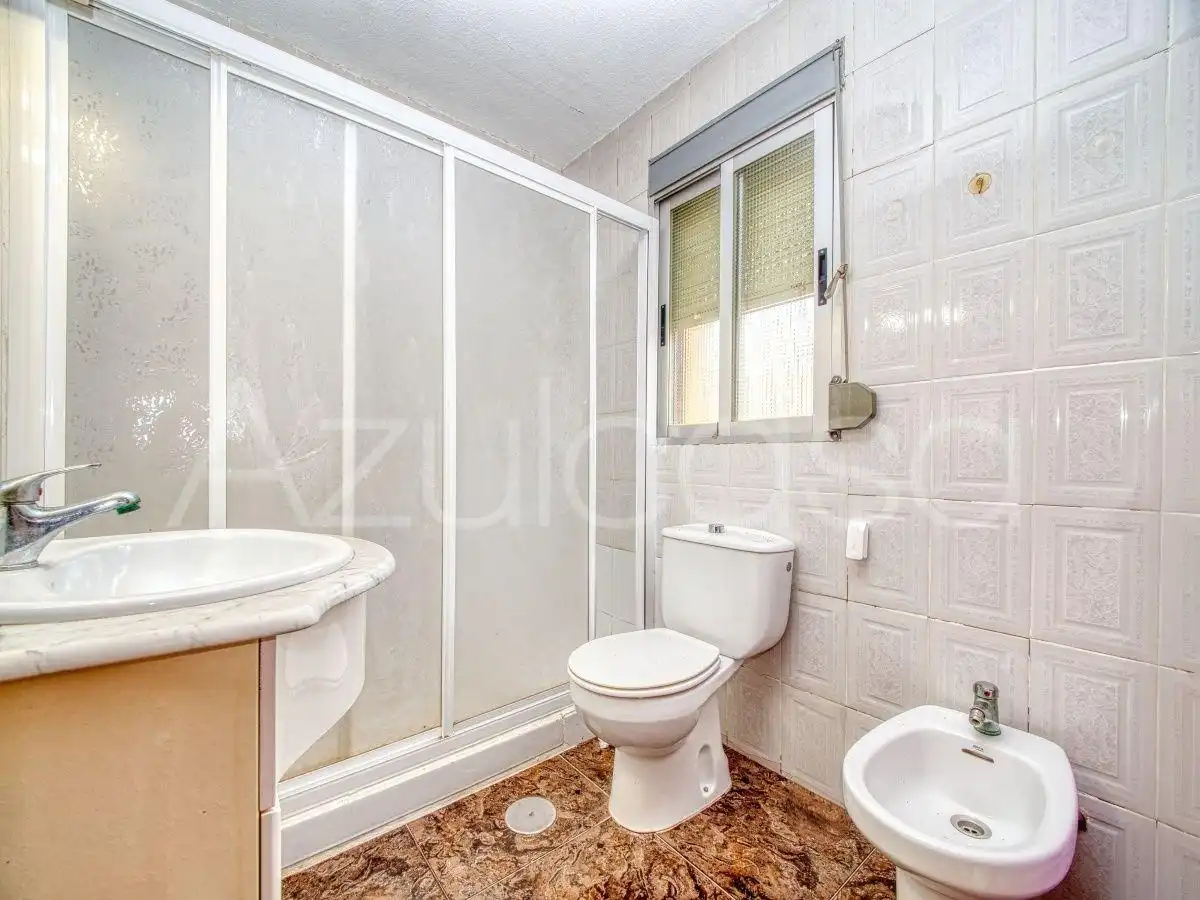 Baño de Casa o chalet en venta en Alicante / Alacant con Aire acondicionado, Terraza y Trastero