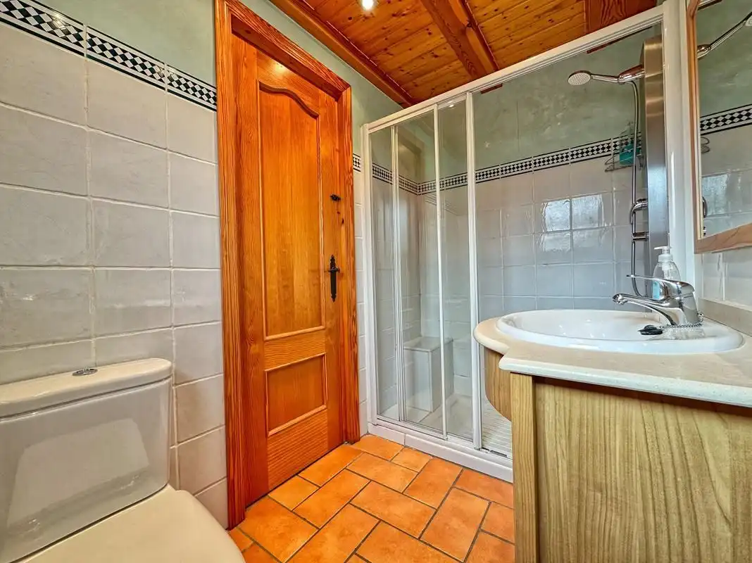 Baño de Casa o chalet en venta en La Vall de Laguar con Aire acondicionado, Calefacción y Jardín privado