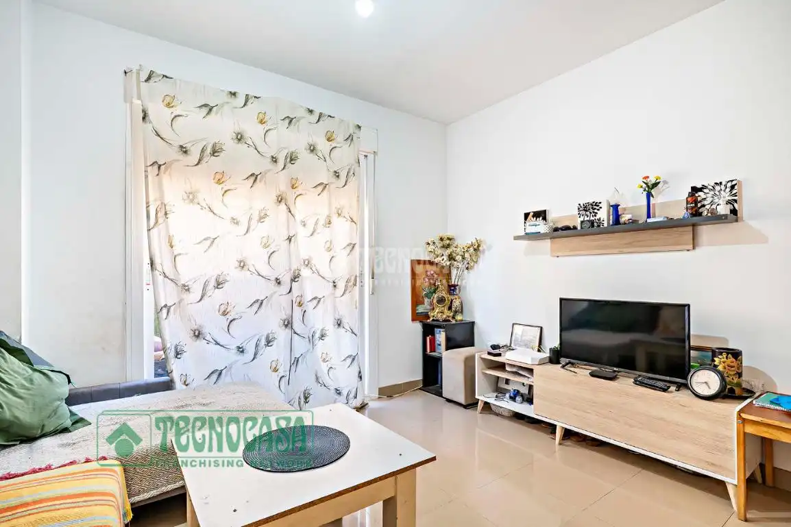 Living room of Flat for sale in Roquetas de Mar  with Furnished and Balcony