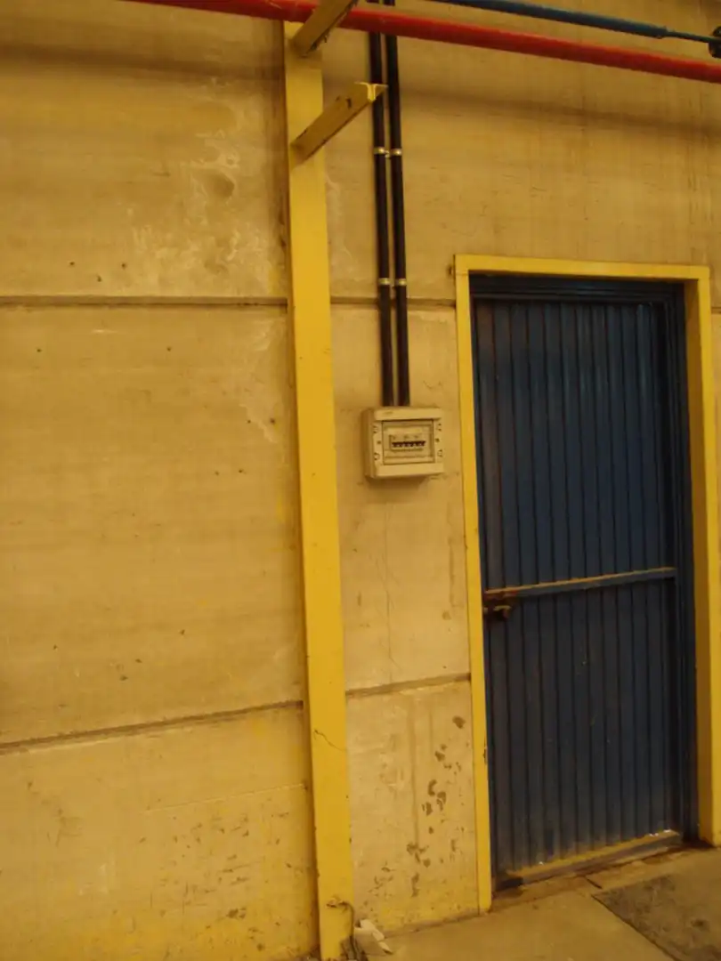 Außenansicht von Fabrikhallen zur Miete in Alcalá de Guadaira