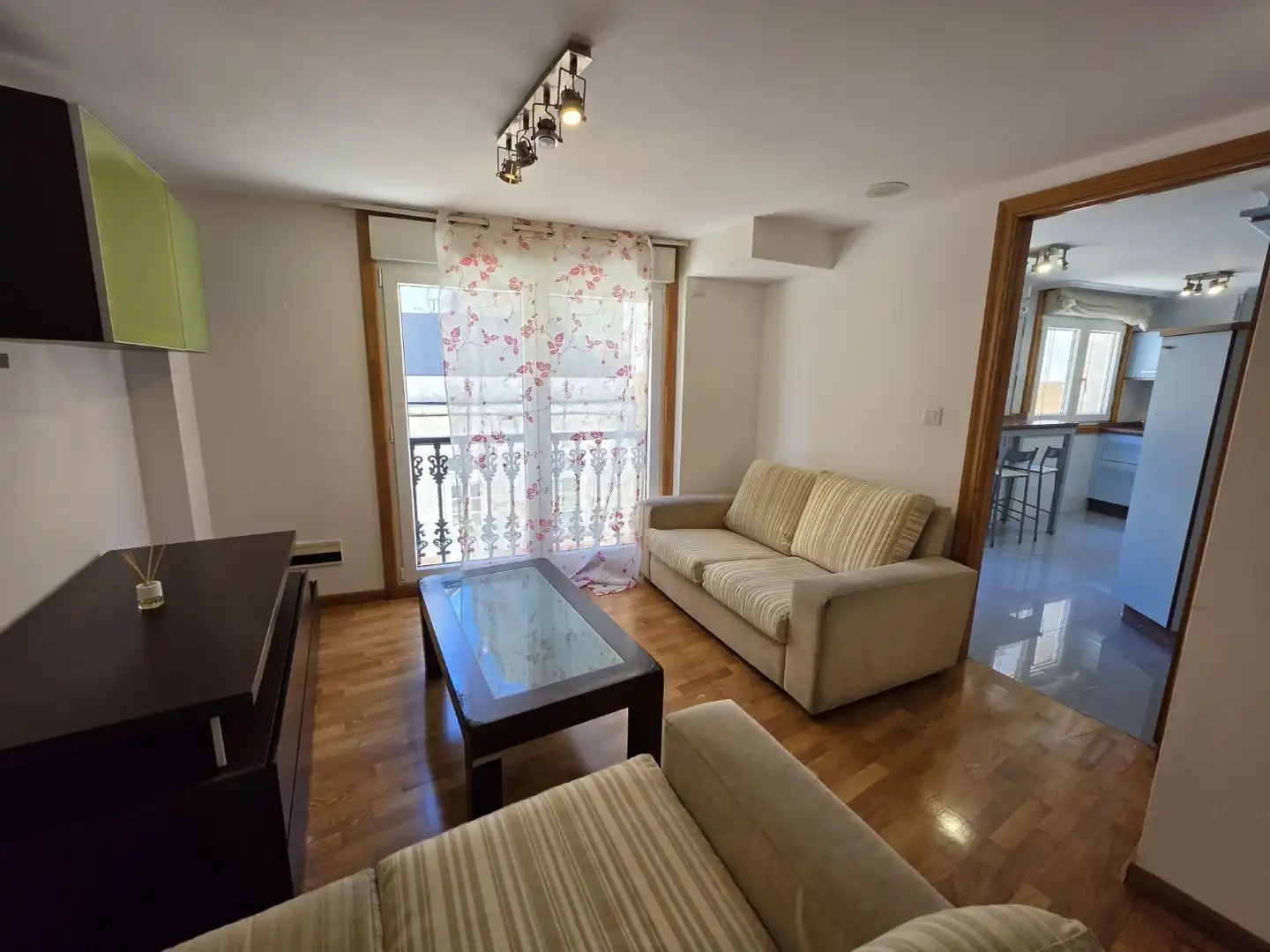 Sala d'estar de Apartament en venda en A Coruña Capital  amb Calefacció