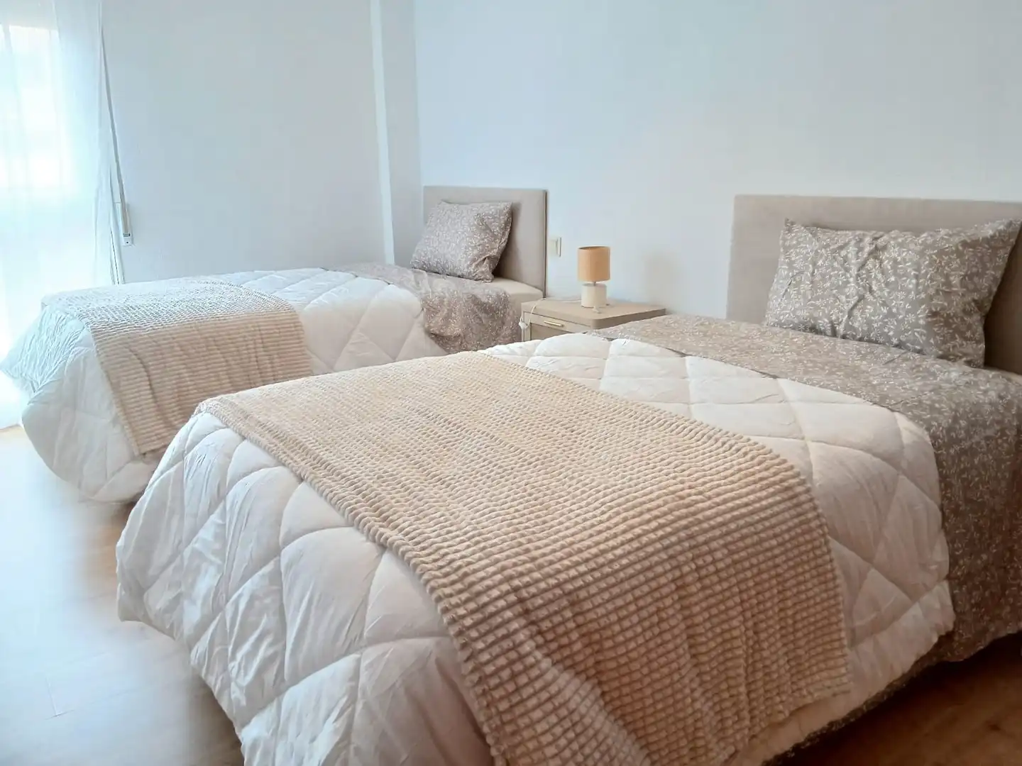 Schlafzimmer von Wohnung zur Miete in La Almunia de Doña Godina  mit Heizung, Parkett und Terrasse