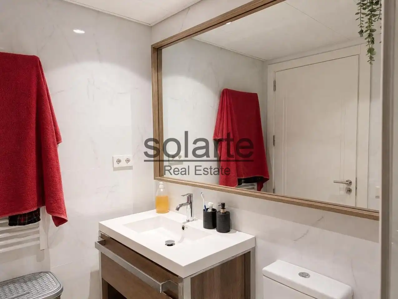 Baño de Piso para compartir en Cornellà de Llobregat con Aire acondicionado y Amueblado