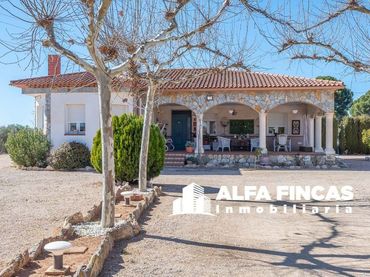 Casa amb piscina en venda a Paraje Camino de Zumacares Tejar de Santa Ana 70 Polígono 33