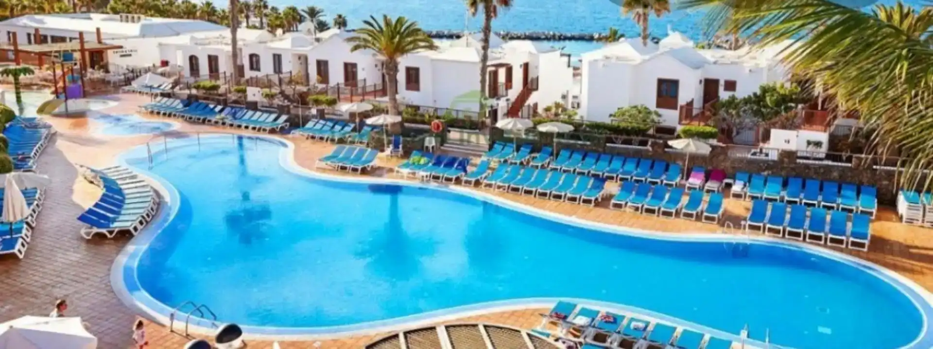 Vista exterior de Apartament en venda en Yaiza amb Aire condicionat, Piscina i Balcó
