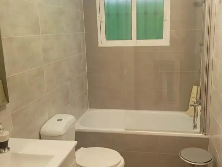 Bathroom of Flat for rent in Andújar  with Air Conditioner, Heating and Furnished