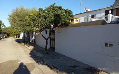 Exterior view of Single-family semi-detached for sale in Sanlúcar de Barrameda  with Air Conditioner, Private garden and Terrace