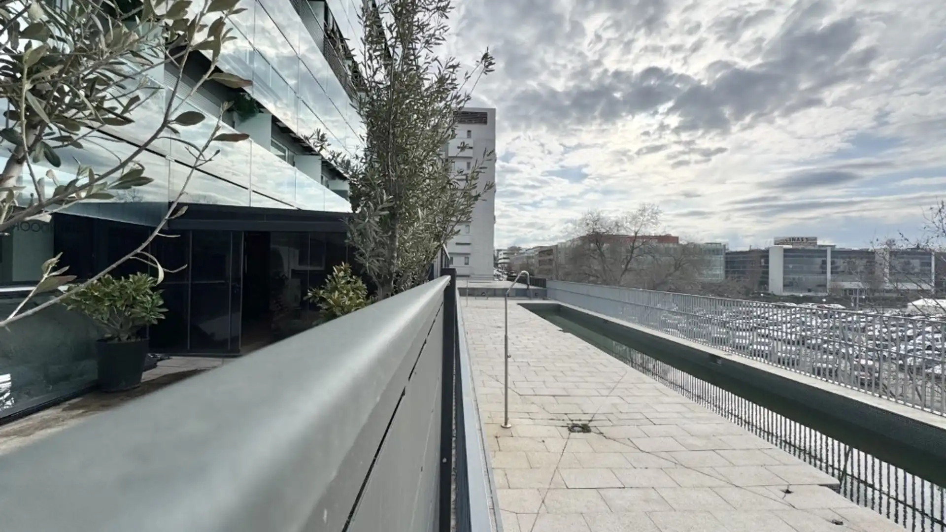 Vista exterior de Local en venta en San Sebastián de los Reyes