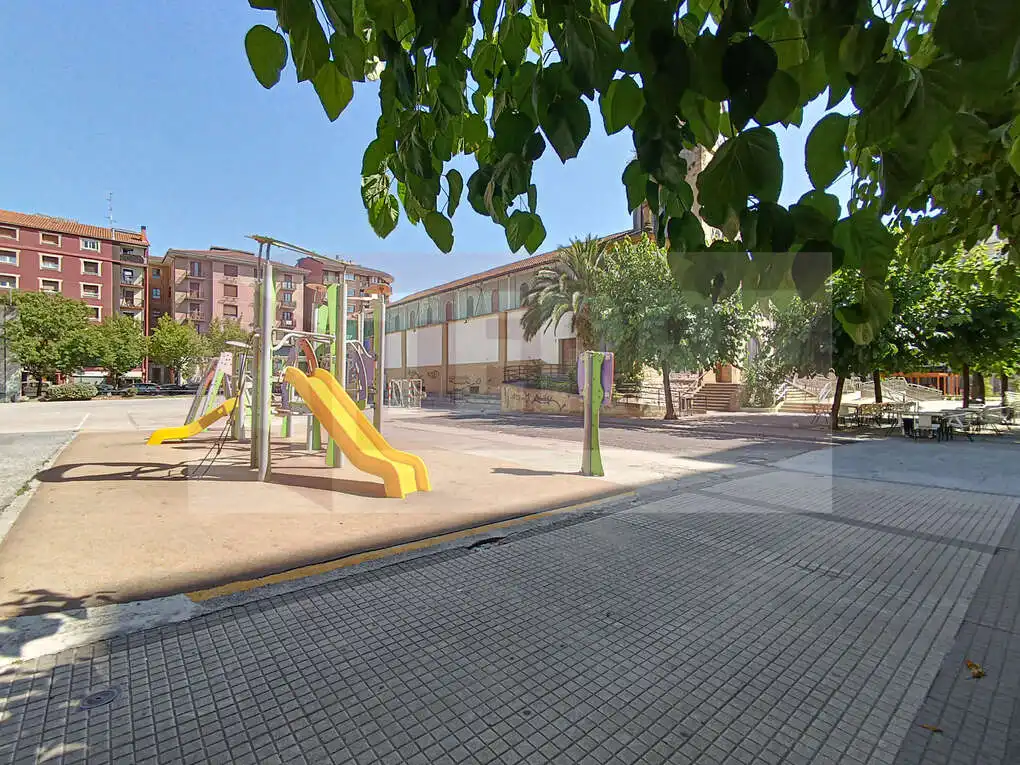 Flat for sale in Zumalakarregi Kalea, Pasaia