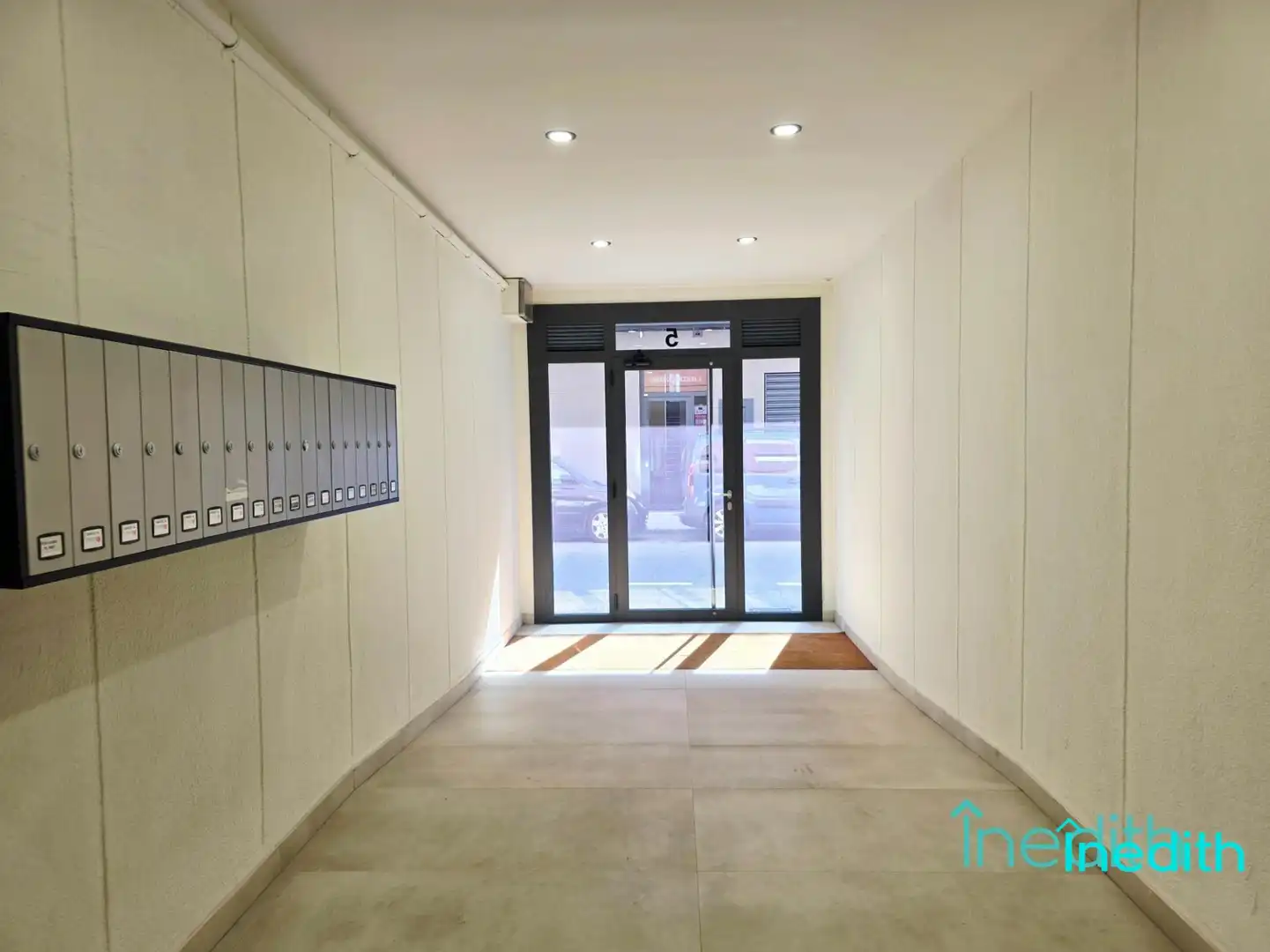 Piso en venta en El Prat de Llobregat con Calefacción, Parquet y Terraza