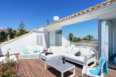 Terrassa de Casa o xalet en venda en Marbella amb Aire condicionat, Calefacció i Jardí privat