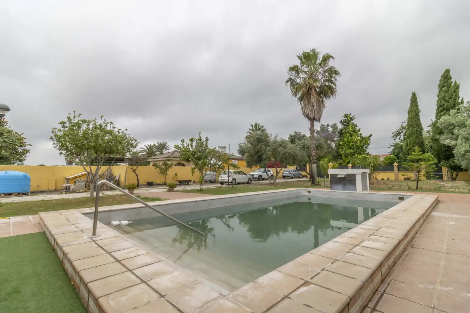 Swimming pool of Houses for sale in Carmona  with Air Conditioner, Private garden and Swimming Pool