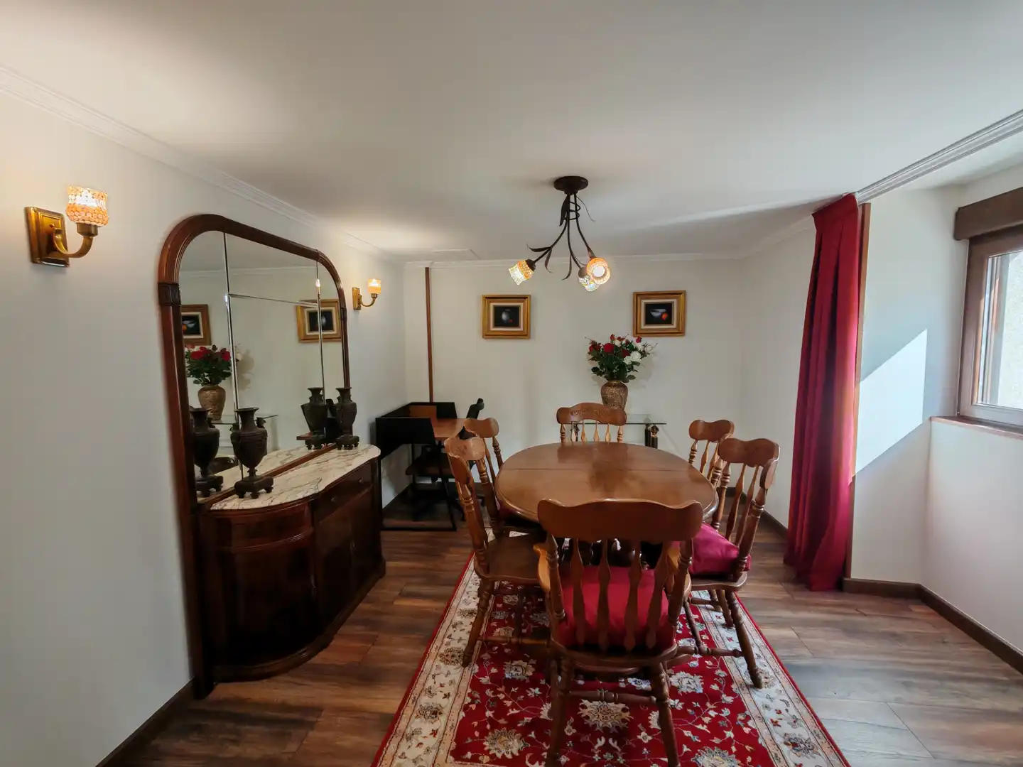 Comedor de Casa o chalet en venta en O Pino  con Calefacción, Jardín privado y Trastero