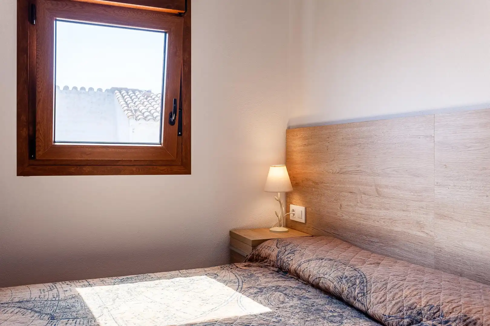 Dormitori de Casa adosada de lloguer en Palamós amb Aire condicionat, Terrassa i Moblat