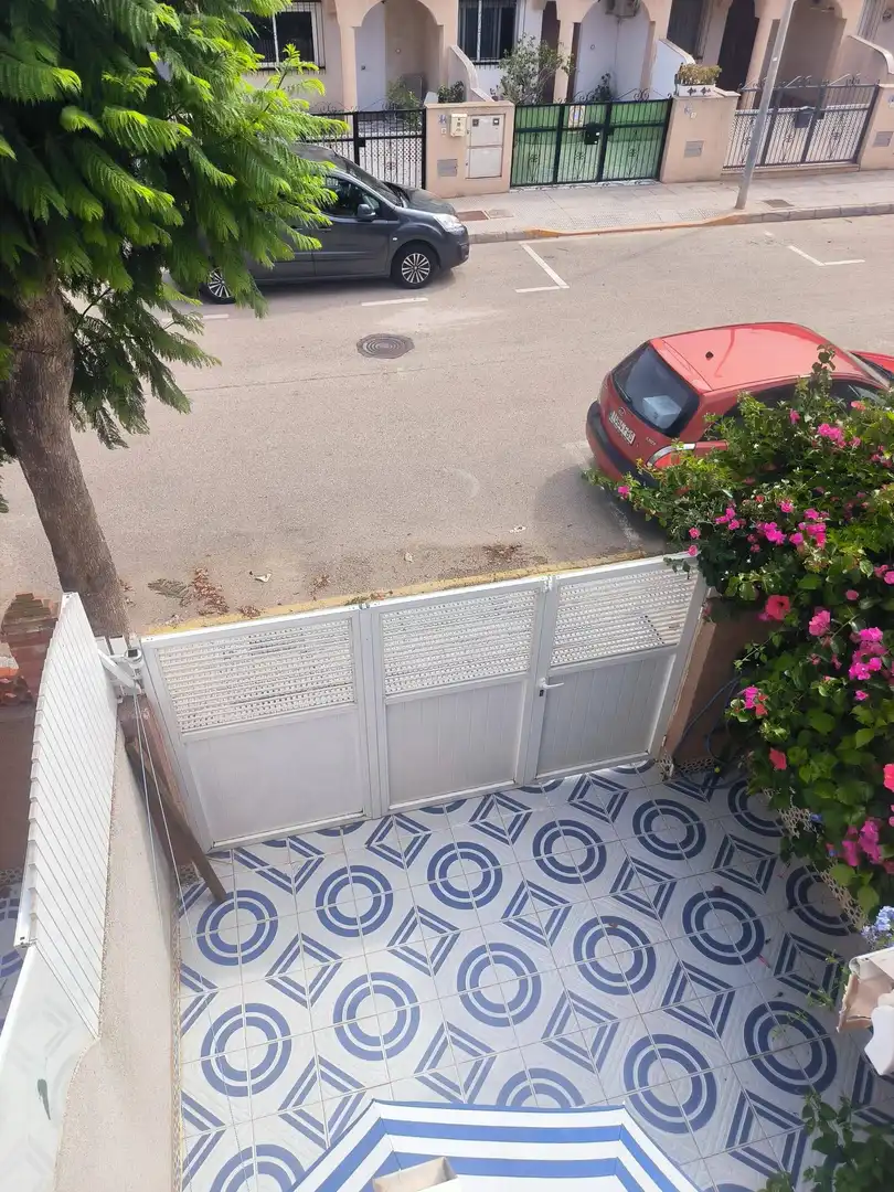 Aparcament de Casa o xalet en venda en Los Alcázares amb Aire condicionat, Terrassa i Moblat