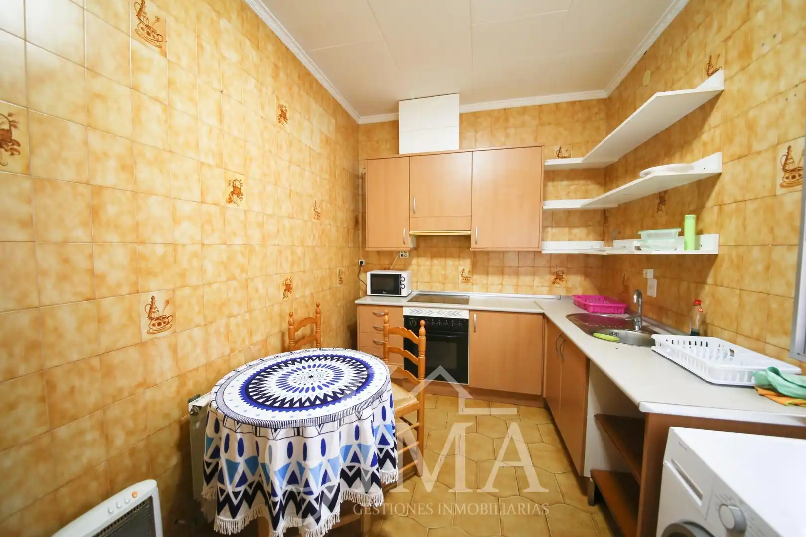 Kitchen of Houses for sale in Argamasilla de Alba  with Air Conditioner, Heating and Balcony