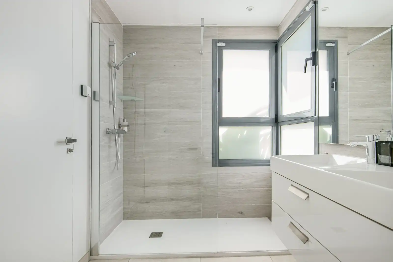 Apartament amb piscina en venda a Calle Eslovenia 5, imagen 45