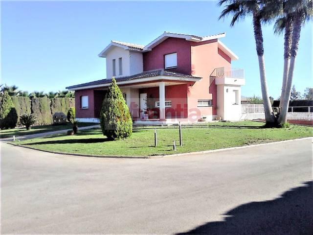 Casa-chalet en Venta en Camino Hondo en Campillo