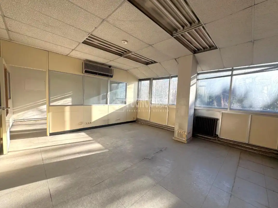 Local comercial en venda a HERMANOS GARCIA NOBLEJAS, imagen 8